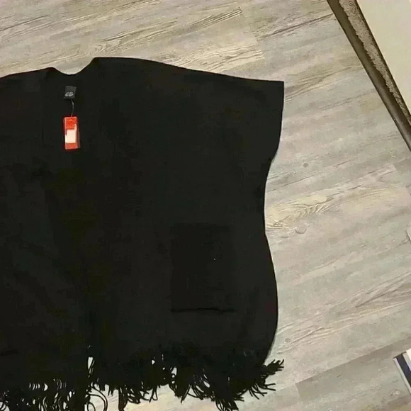 Kelly and Katie Fringe Komono - Picture 6 of 6